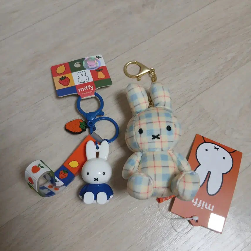[BUNJANG] Miffy Strap Keychain Gacha Figure / 미피 스트랩 키링 가챠 피규어 체크 미피 8cm 인형뽑기 인형
