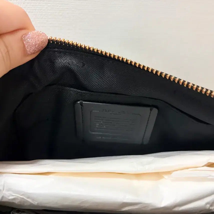 [BUNJANG] Coach Black Leather Crossbody Bag / 코치 블랙 가죽 크로스백