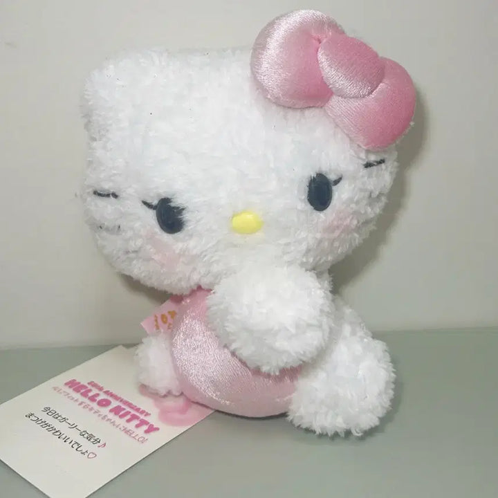 [BUNJANG] Hello Kitty 50th Anniversary Glitter Eyelashes Plush Doll / 헬로키티 50주년 애니버서리 속눈썹 키티+아크릴 키링