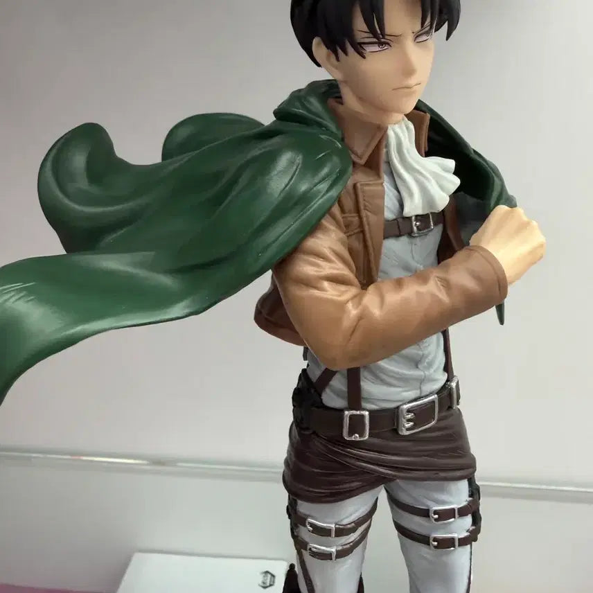 [BUNJANG] Attack on Titan Grandista Levi Figure / 진격의 거인 그란디스타 리바이 피규어 +중고