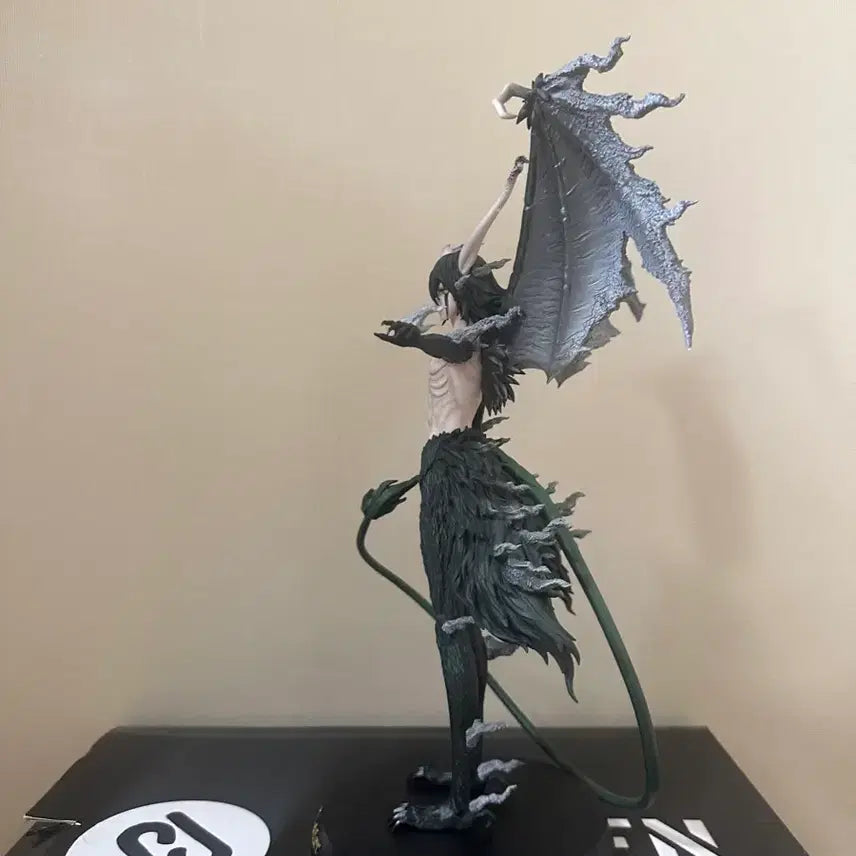 [BUNJANG] Eleven Studio Bleach Ulquiorra Cifer Resin Figure / Eleven studio 블리치 우르키오라 시퍼 레진피규어