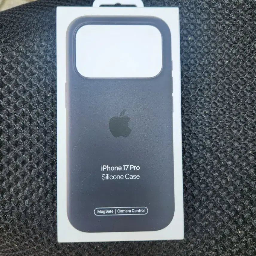 [BUNJANG] Apple iPhone 17 Pro Silicone Case with MagSafe / 정품 애플 아이폰 17 프로 블랙 실리콘 케이스 서비스 강화유리 드림