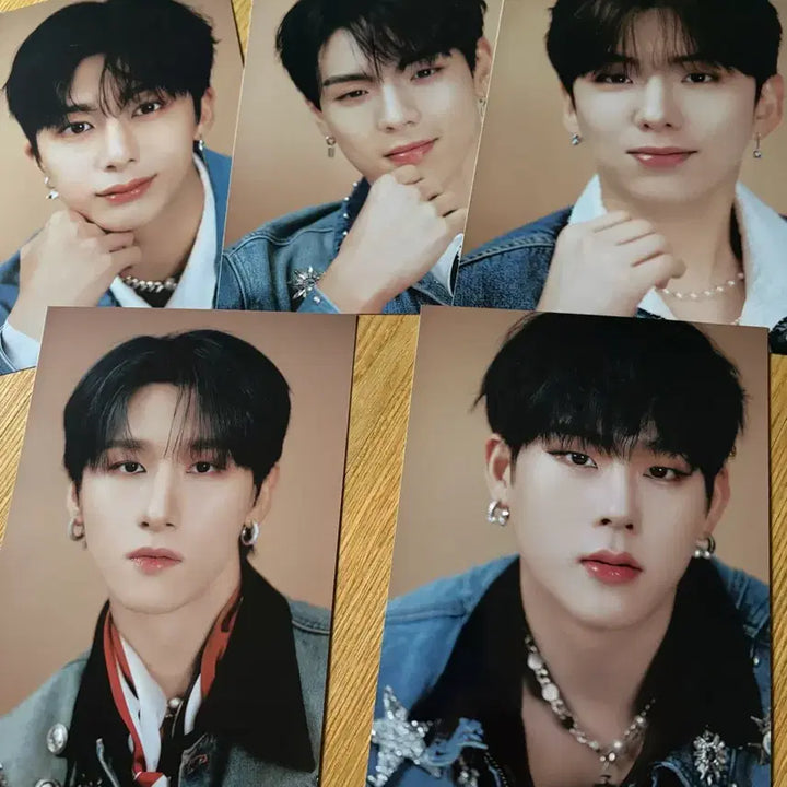 [BUNJANG] MONSTA X Photocard &amp; Unofficial Goods Set / 몬스타엑스 포카 &amp;비공굿