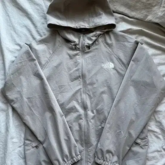 [BUNJANG] The North Face Grey Windbreaker Jumper / 노스페이스 바람막이 점퍼 그레이