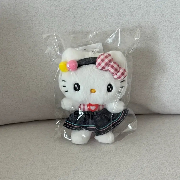 [BUNJANG] Hello Kitty Denim Doll Keychain Mascot / 헬로키티 데님 인형 키링 마스코트