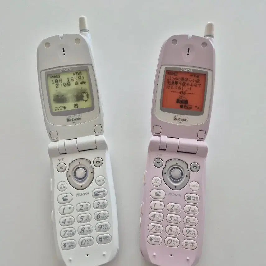 [BUNJANG] Docomo Y2K Japanese Mockup Phone / 핑크 일본 고전 y2k 도코모 일본 핸드폰 모형폰 목업폰