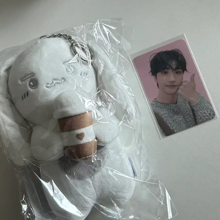 [BUNJANG] ATEEZ Asia Tour 2022 Seonghwa Cup Sleeve Keychain / 포카포함) 에이티즈 아시아호주 인유판 투어 컵슬리브 키링 성화