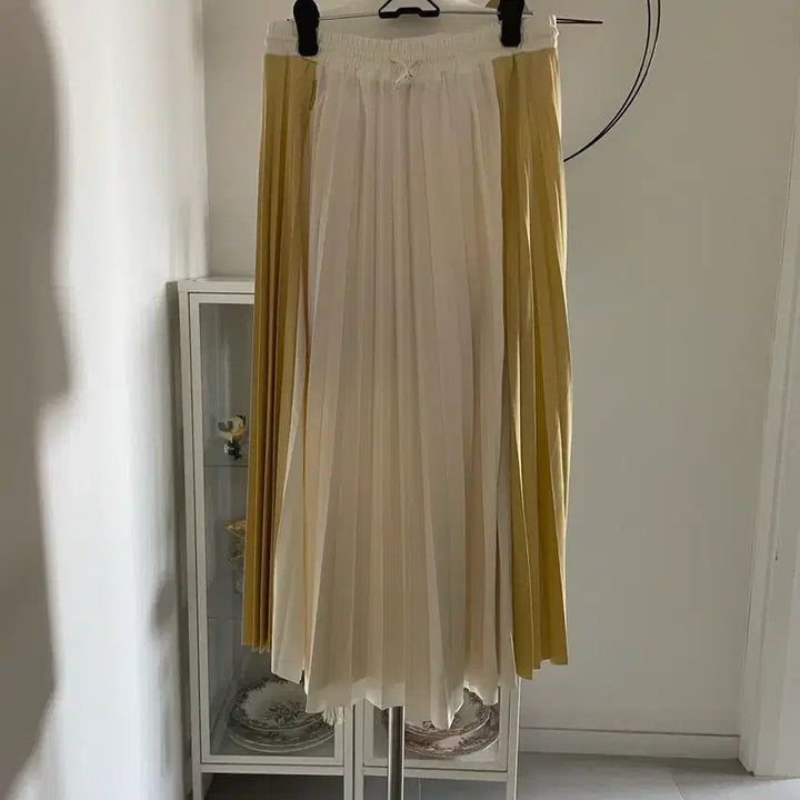 [BUNJANG] Moncler Style Pleated Skirt / 몽클레어스타일 플리츠스커트
