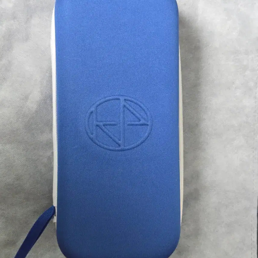 [BUNJANG] Young Tak Official Lightstick Bundle with Case and Batteries / (1회사용)영탁 응원봉 + 보관 케이스 + 충전용 배터리 2개 일괄