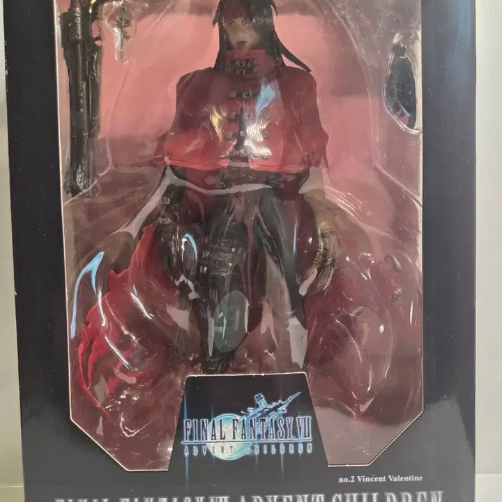 [BUNJANG] Square Enix Final Fantasy Advent Children Sephiroth, Vincent, Tifa Figure Set / 스퀘어 에닉스 파이널 판타지 어드벤트 칠드런 [세피로스 빈센트 티파]