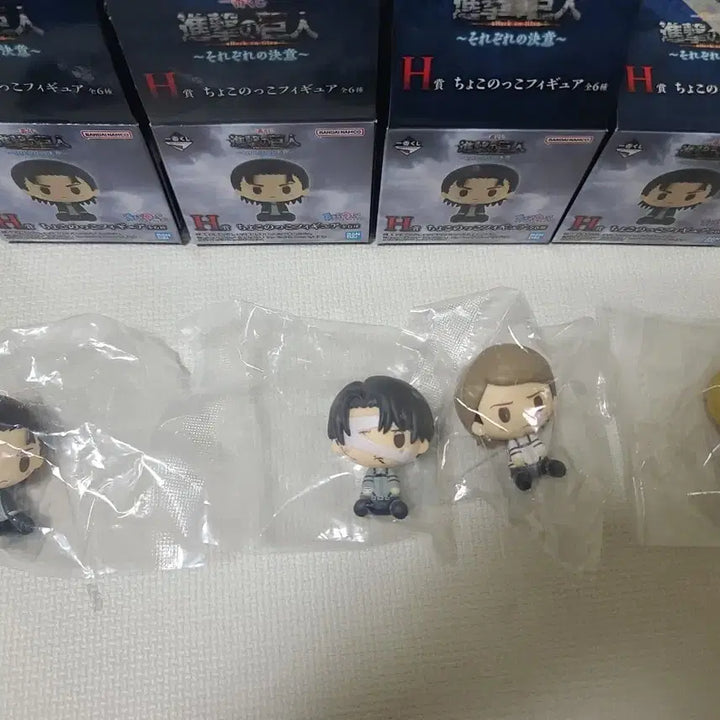 [BUNJANG] Attack on Titan Choconoqo Figure Set (4 Types, Sealed) / 가격내림 미개봉) 진격의거인 각자의결의 초코노코 피규어 4종