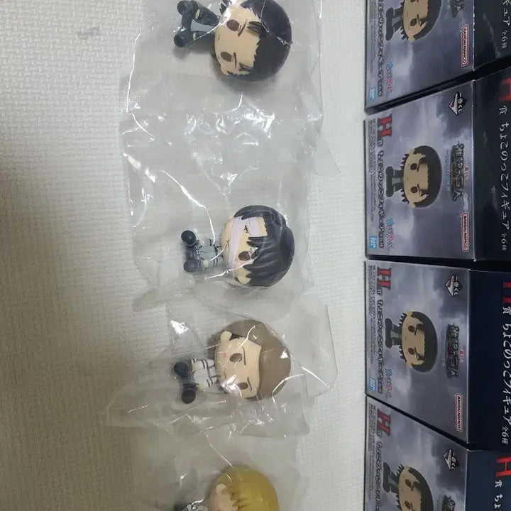 [BUNJANG] Attack on Titan Choconoqo Figure Set (4 Types, Sealed) / 가격내림 미개봉) 진격의거인 각자의결의 초코노코 피규어 4종