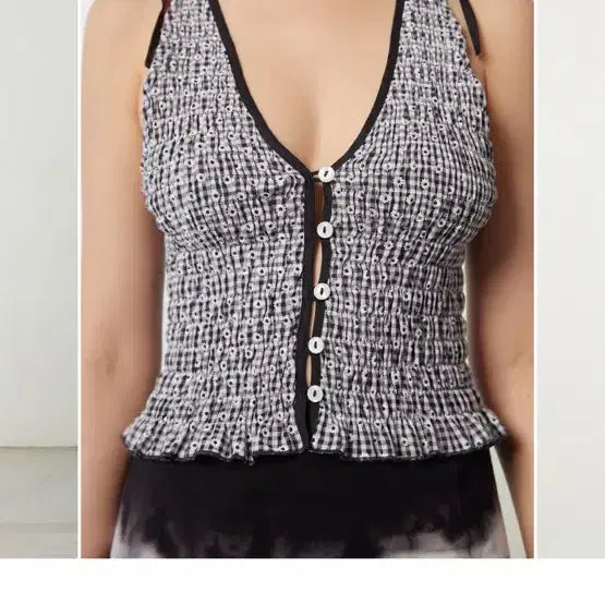 [BUNJANG] Aprilpoolday Amelie Smock Top Black Daisy Gingham / 에이프릴풀데이 아멜리 스목탑 블랙 데이지 깅엄