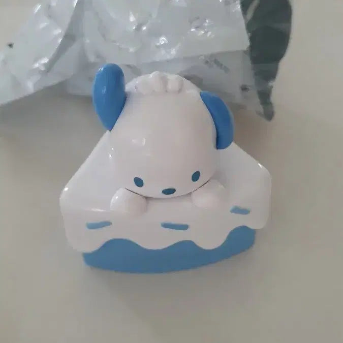 [BUNJANG] Sanrio Pochacco Cake Storage Figure / 산리오 포차코 케이크 수납함 피규어