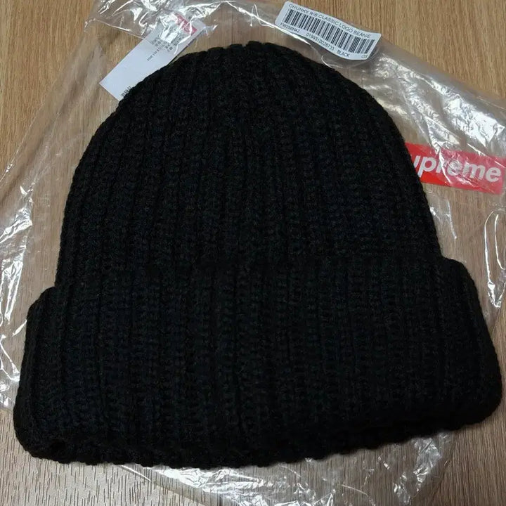 [BUNJANG] Supreme Chunky Rib Classic Logo Beanie Black / 슈프림 청키 립 클래식 로고 비니 블랙 - 25FW