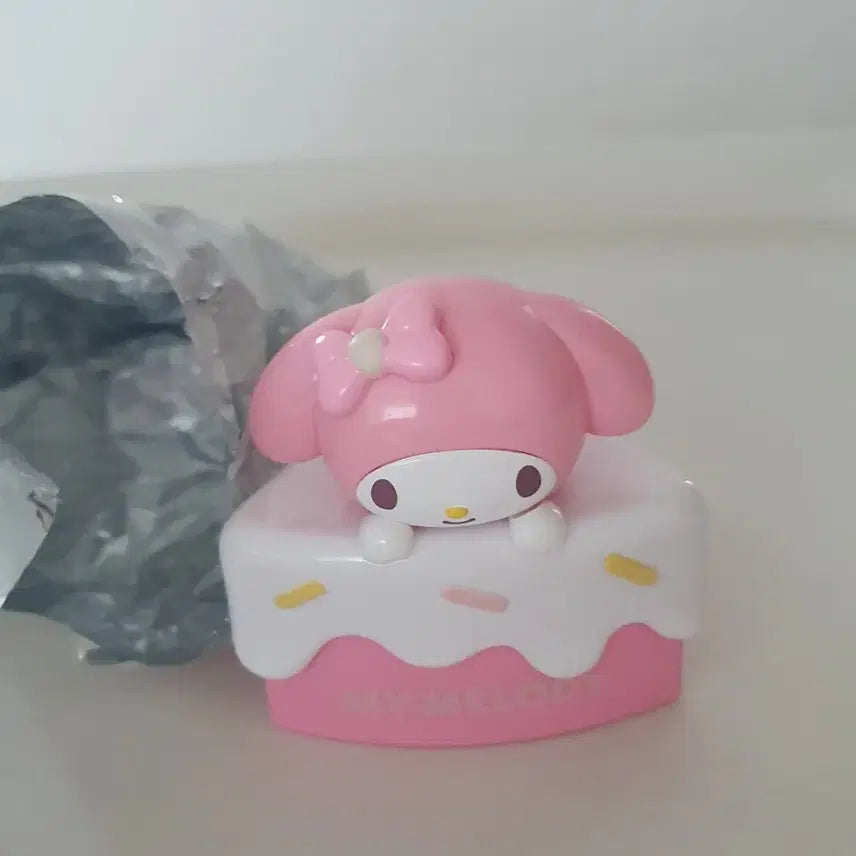 [BUNJANG] Sanrio My Melody Cake Storage Figure / 산리오 마이멜로디 케이크 수납함 피규어