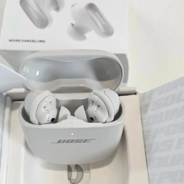 [BUNJANG] Bose QC Ultra Earbuds (White) / 보스 QC 울트라 이어버드(화이트) 팝니다.