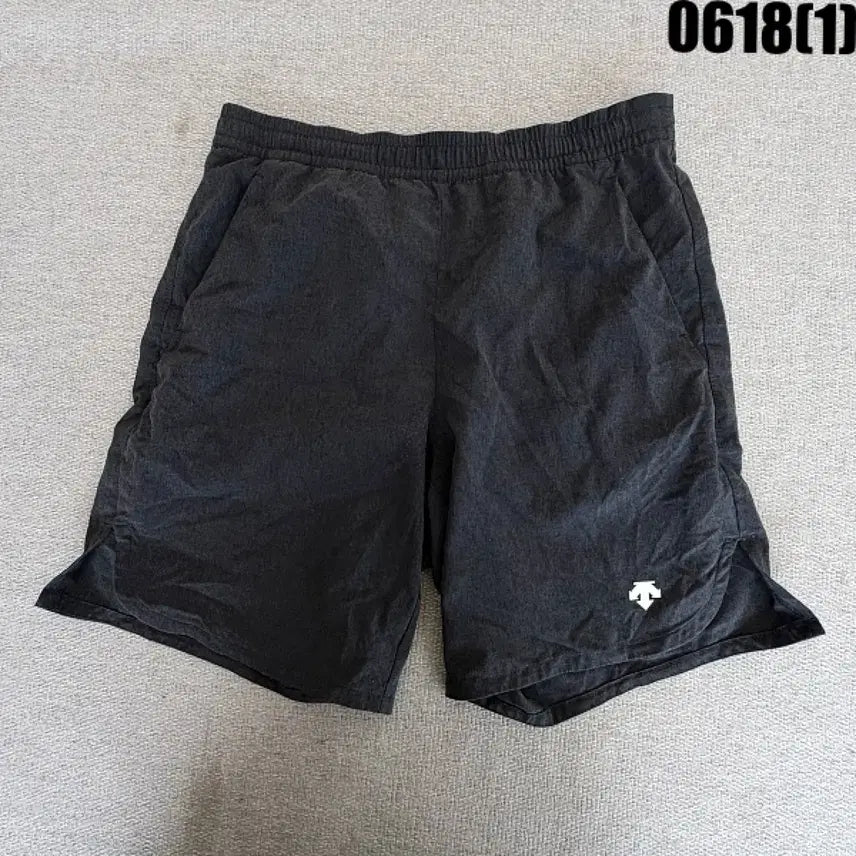 [BUNJANG] Descente Black Shorts Size 28 / 데상트 반바지 블랙 28
