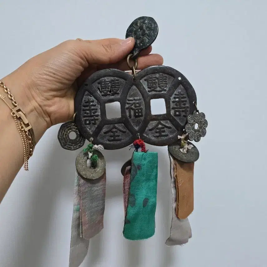 [BUNJANG] Antique Wooden Key Hanger with Vintage Charm / 민속품 연대가 오래돼 보이는 열쇠패 골동품