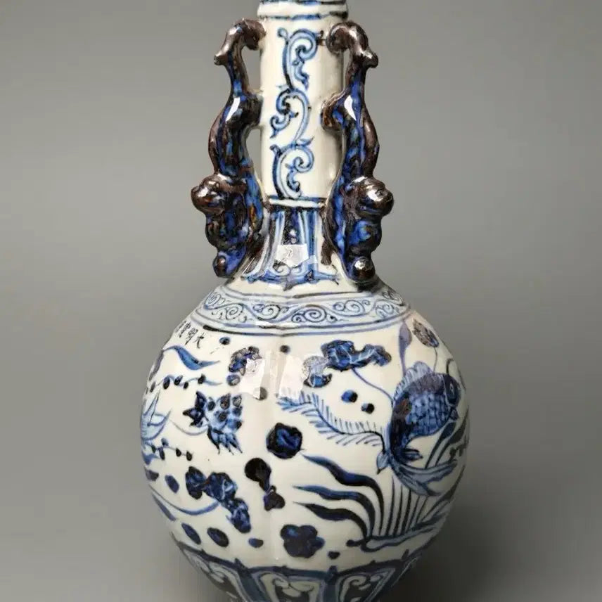 [BUNJANG] Daemyeong Seondeok Period Blue-and-White Twin Dragon Vase Chinese Ceramic Antique / 대명선덕년제 청화 어조문 쌍룡이 병 중국도자기 골동품 고미술품 수집품
