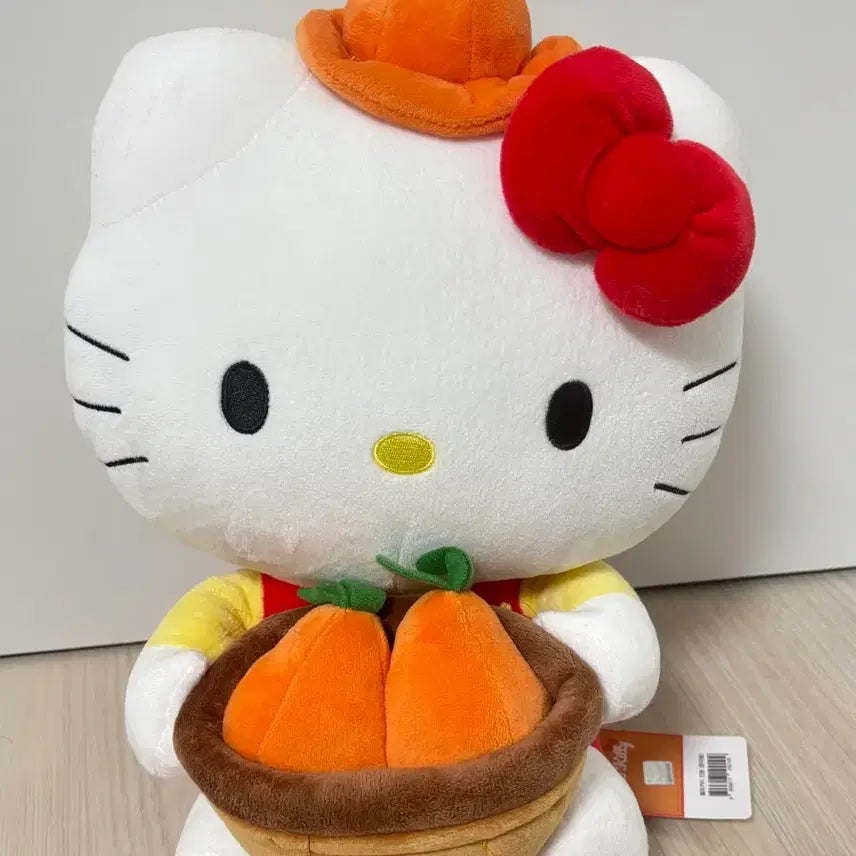 [BUNJANG] Hallabong Hello Kitty Plush / 한라봉 키티 인형 급처분