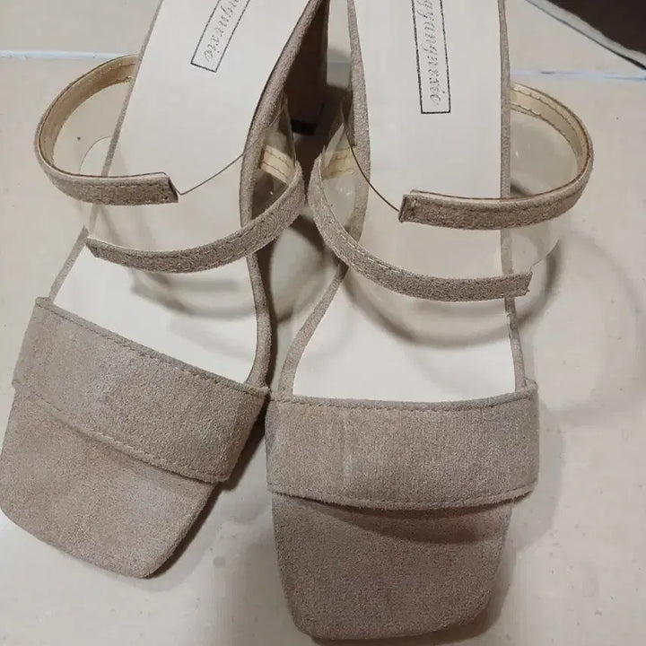 [BUNJANG] Suede Transparent Strap Platform Sandals Beige 245 / 스웨이드 투명 스트랩 샌들 베이지 245