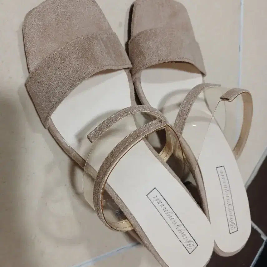 [BUNJANG] Suede Transparent Strap Platform Sandals Beige 245 / 스웨이드 투명 스트랩 샌들 베이지 245