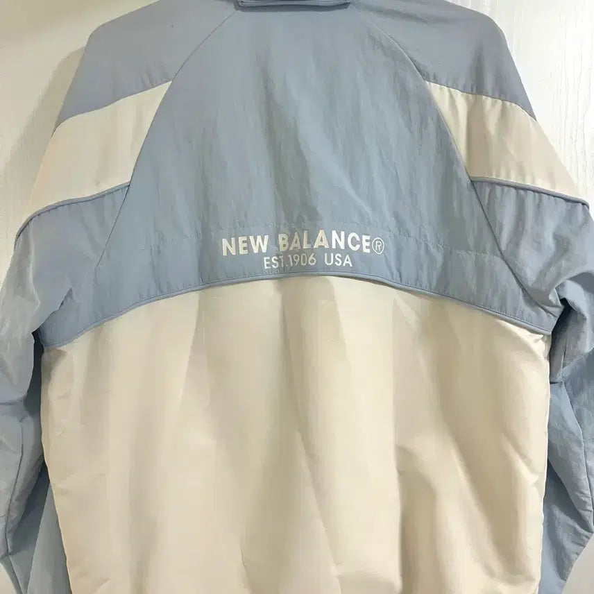 [BUNJANG] New Balance Windbreaker Jacket / 뉴발란스 바람막이 자켓