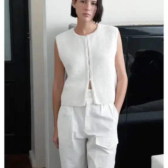 [BUNJANG] Ssangstudio Quiet Form Knit Vest White / 쏭스튜디오 Quiet Form Knit Vest 화이트