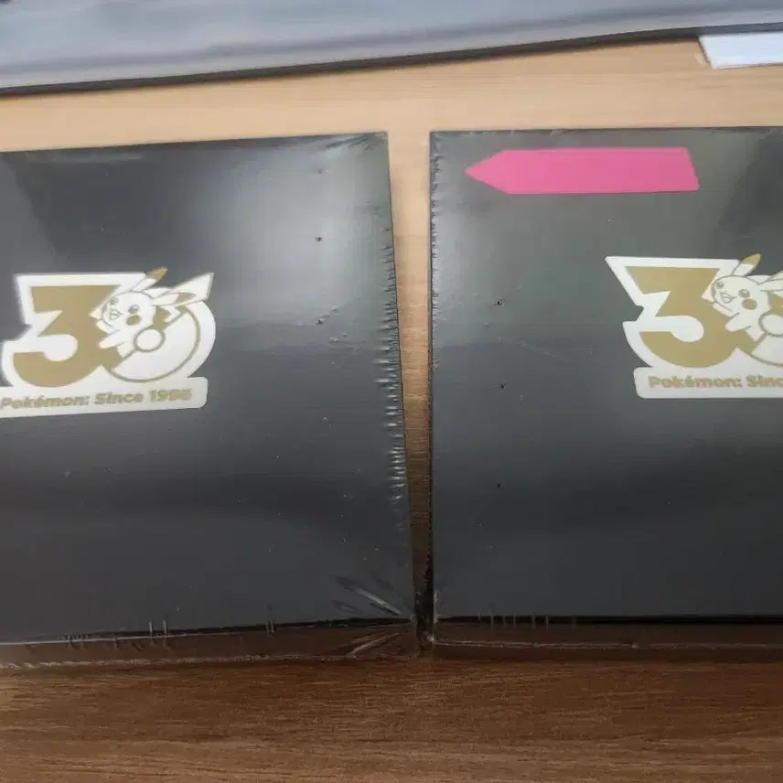 [BUNJANG] Pokemon 30th Anniversary Limited Edition Pin Set (March &amp; April) / 포켓몬 30주년 한정 뱃지 3월 4월 세트 미개봉