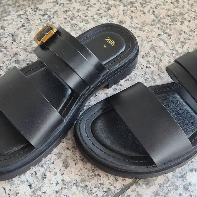 [BUNJANG] Zara Black Buckle Strap Sandals Size 35 / 미착용 새제품 자라 블랙 버클 스트랩 샌들 35