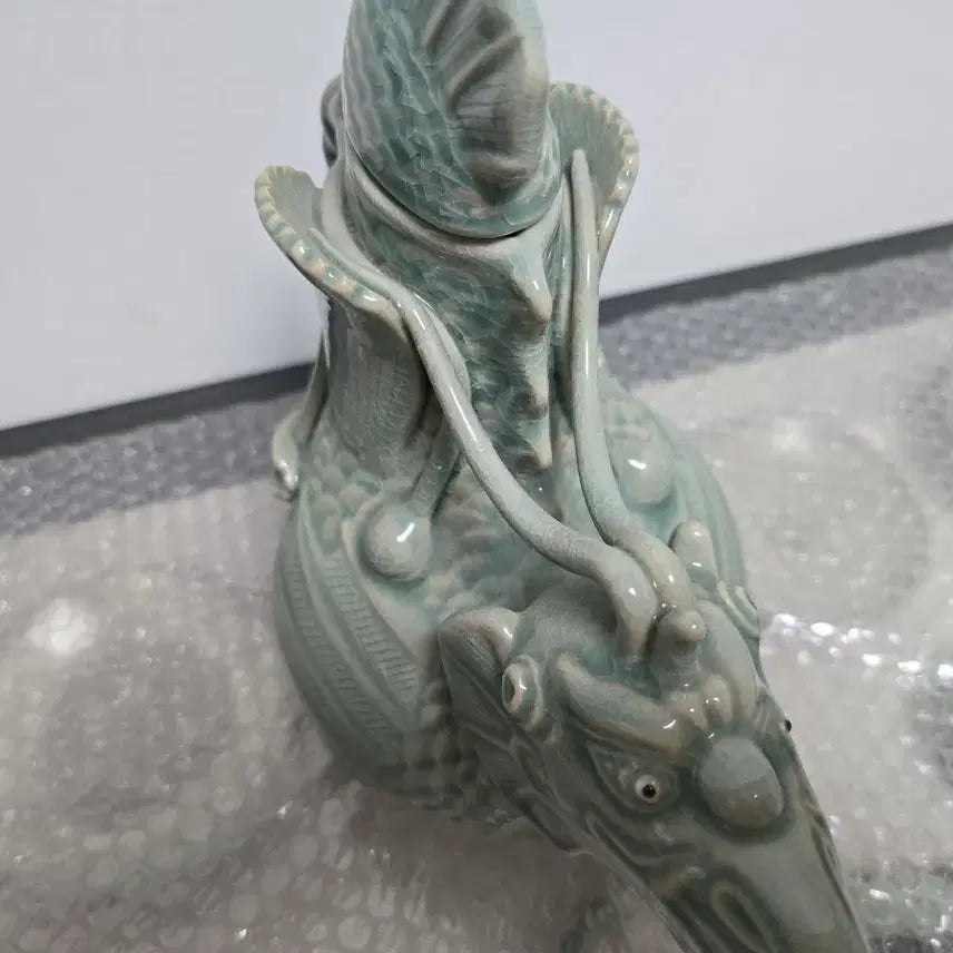 [BUNJANG] Songwolyo Kim Jong-ho Master Goryeo Celadon Dragon-shaped Teapot / 진품 송월요 김종호 명장 고려청자 어룡형 주전자 골동품