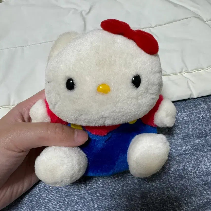 [BUNJANG] Classic Hello Kitty Hodong Bag Plush Doll / 고전 헬로키티 호동이 가방 인형 판매중