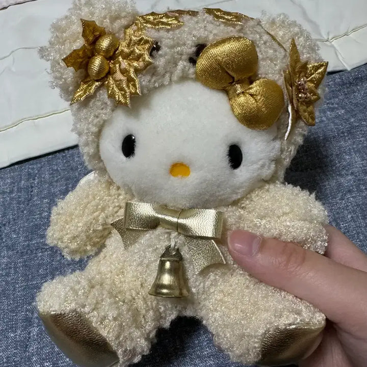 [BUNJANG] Rare Hello Kitty Gold Bear Plush / 레어! 헬로키티 골드 곰인형 판매중