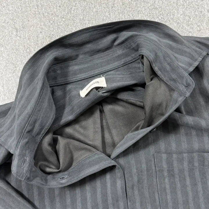 [BUNJANG] Anniz Monte Stripe Shirt Charcoal / [앤니즈] 몬테 스트라이프 셔츠