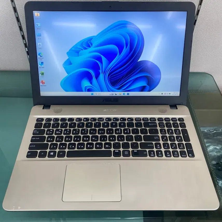 [BUNJANG] ASUS X541U 15.6-inch Laptop - Intel i7-7500U, 8GB RAM, 250GB SSD / ASUS 노트북 15.6인치/i7-7500/8GB/250GB. 무료배송