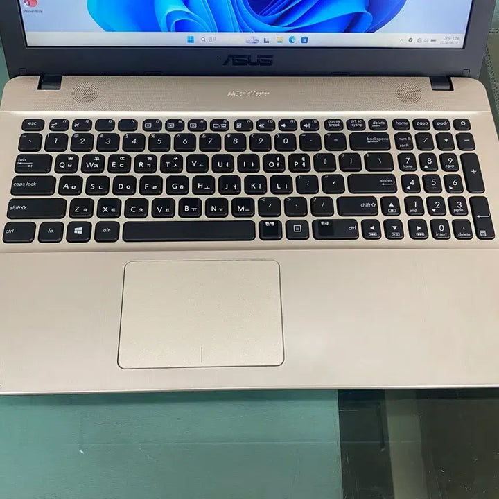 [BUNJANG] ASUS X541U 15.6-inch Laptop - Intel i7-7500U, 8GB RAM, 250GB SSD / ASUS 노트북 15.6인치/i7-7500/8GB/250GB. 무료배송