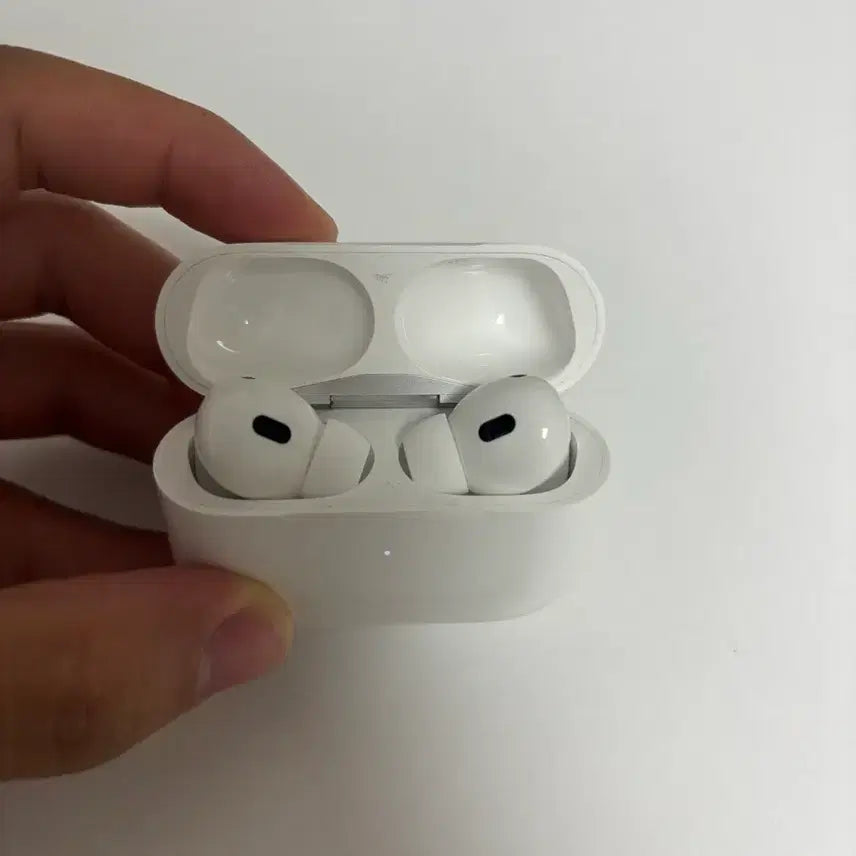 [BUNJANG] AirPods Pro 2 USB-C / 에어팟 프로2 판매합니다