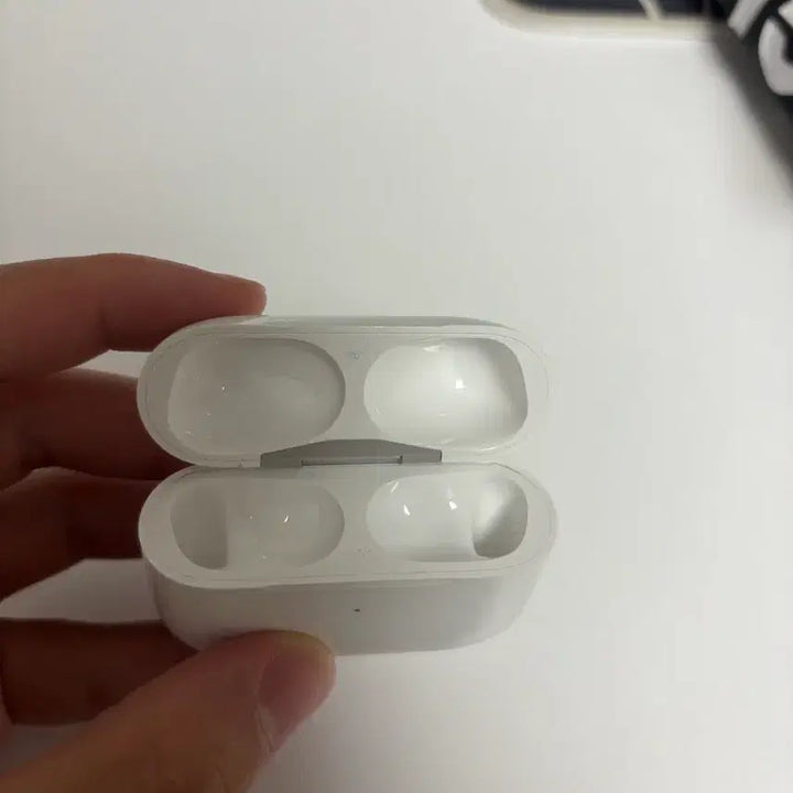 [BUNJANG] AirPods Pro 2 USB-C / 에어팟 프로2 판매합니다