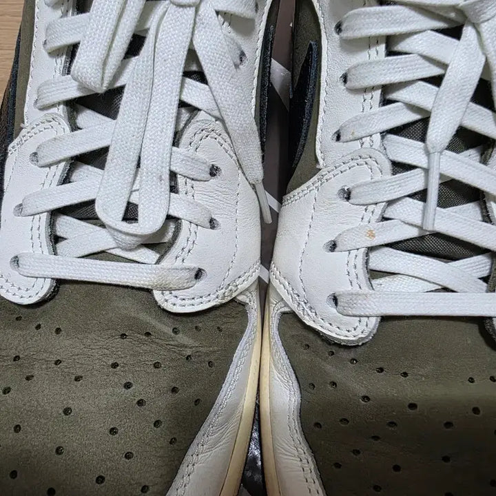 [BUNJANG] Travis Scott x Air Jordan 1 Low OG Reverse Olive / [300]스캇x에어조던1 리버스올리브