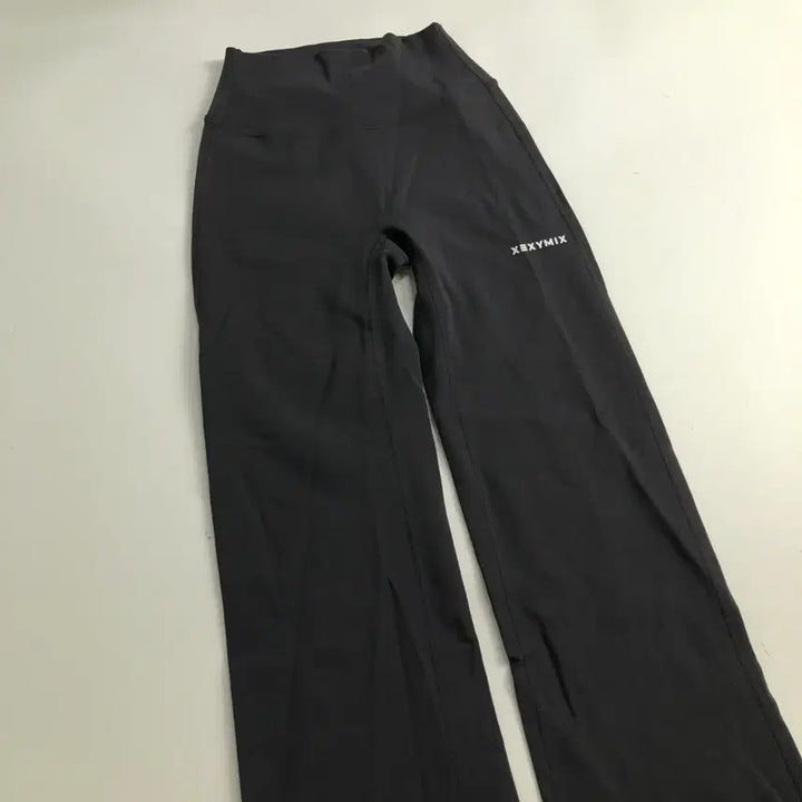[BUNJANG] Xexymix Bootcut Pants / 젝시믹스 부츠컷 바지