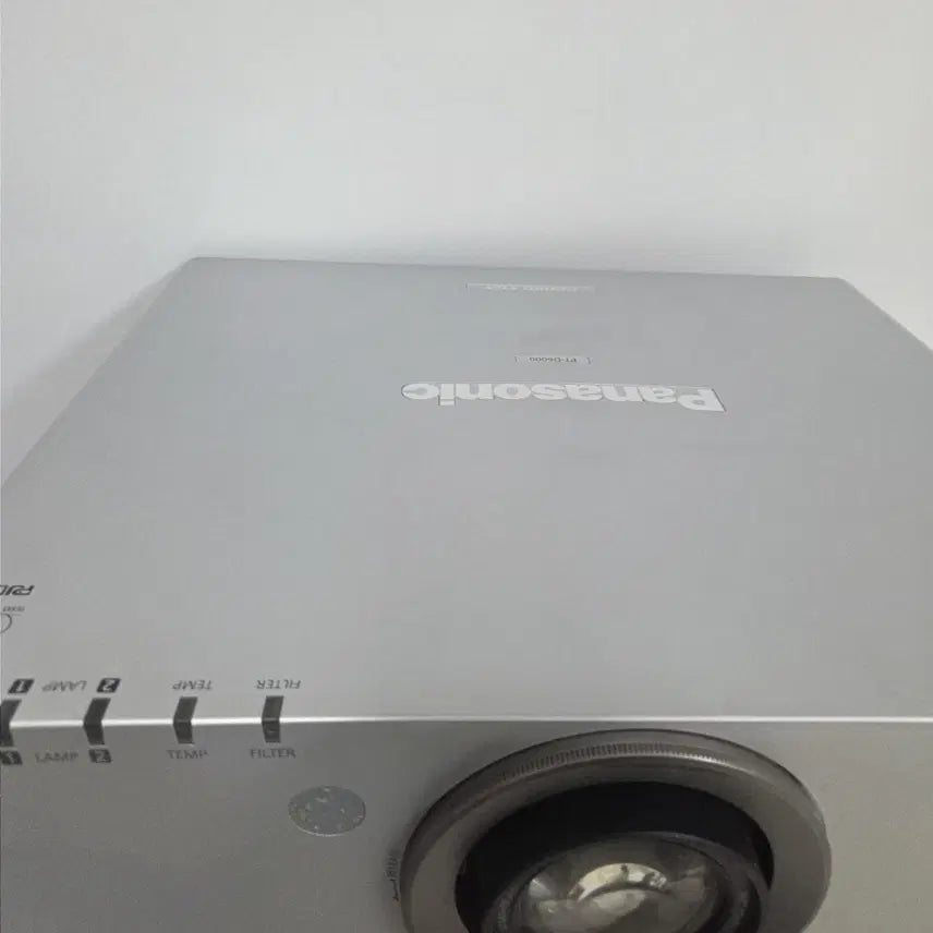 [BUNJANG] Panasonic PT-D6000 6500 ANSI DLP Projector Dual Lamp / 고안시 DLP 6500안시 빔프로젝터 파나소닉 PT-D6000 듀얼램프