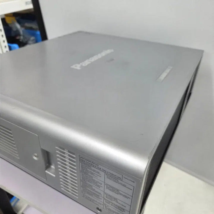 [BUNJANG] Panasonic PT-D6000 6500 ANSI DLP Projector Dual Lamp / 고안시 DLP 6500안시 빔프로젝터 파나소닉 PT-D6000 듀얼램프