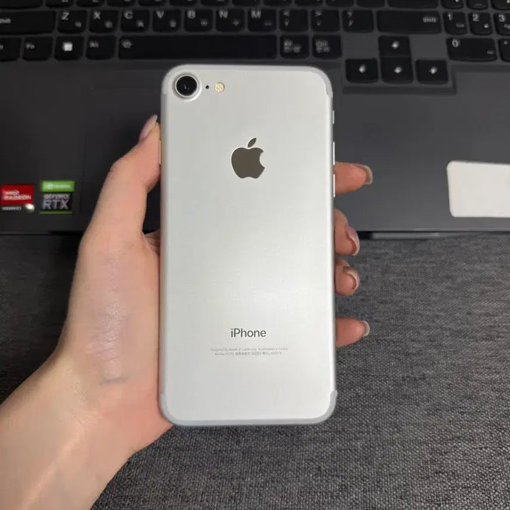 [BUNJANG] Apple iPhone 7 32GB Silver (Excellent Condition) / G26 s급 아이폰7 32기가 무음