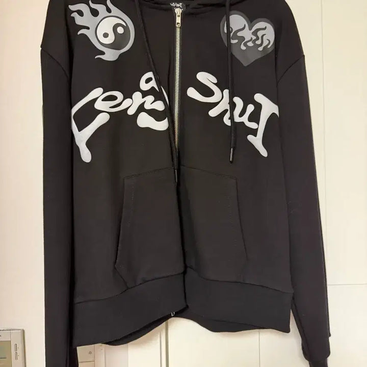 [BUNJANG] FUNGSHUI Multi Logo Zip-Up Hoodie / 펑쉐이 멀티로고 후드집업