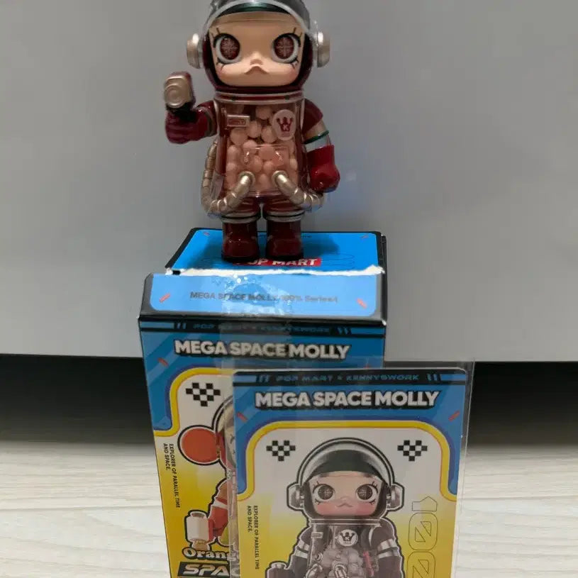 [BUNJANG] Pop Mart Molly Space 4 100% Christmas 2024 (Unsealed) / 팝마트 스페이스 몰리4 100%  : 크리스마스2024 (개봉)