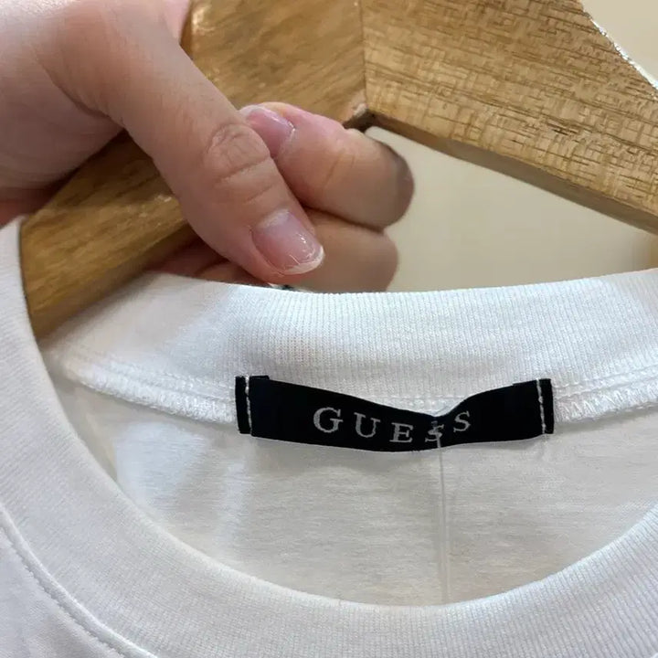 [BUNJANG] Guess White T-shirt / 게스 반팔티 화이트
