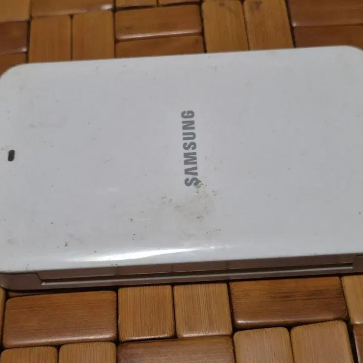 [BUNJANG] Samsung Genuine Wireless Charging Stand White / 충전 거치대