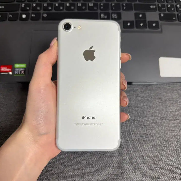 [BUNJANG] Apple iPhone 7 32GB Used (Grade A) / G30 s급 아이폰7 32기가 유음