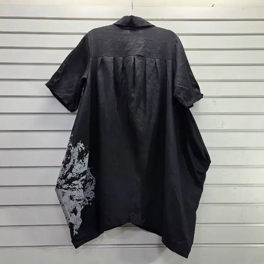 [SOLD OUT] 블랙  화이트 프린트장식  마 박시 롱남방/보물찾기천사